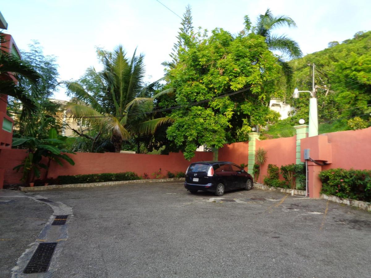 Tropical Court Hotel Montego Bay Eksteriør billede