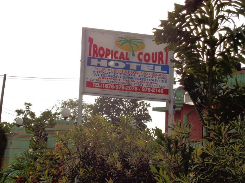 Tropical Court Hotel Montego Bay Eksteriør billede